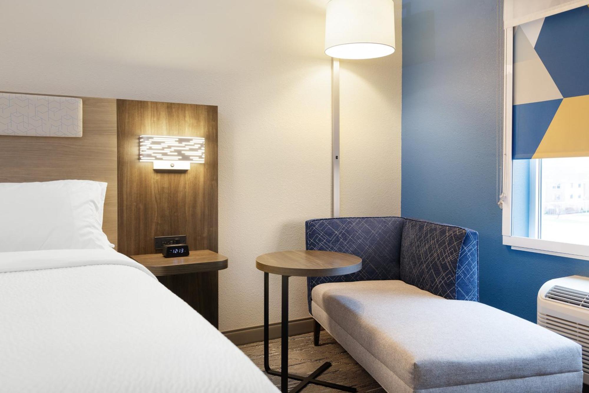 Holiday Inn Express & Suites Brookhaven By Ihg Exterior foto